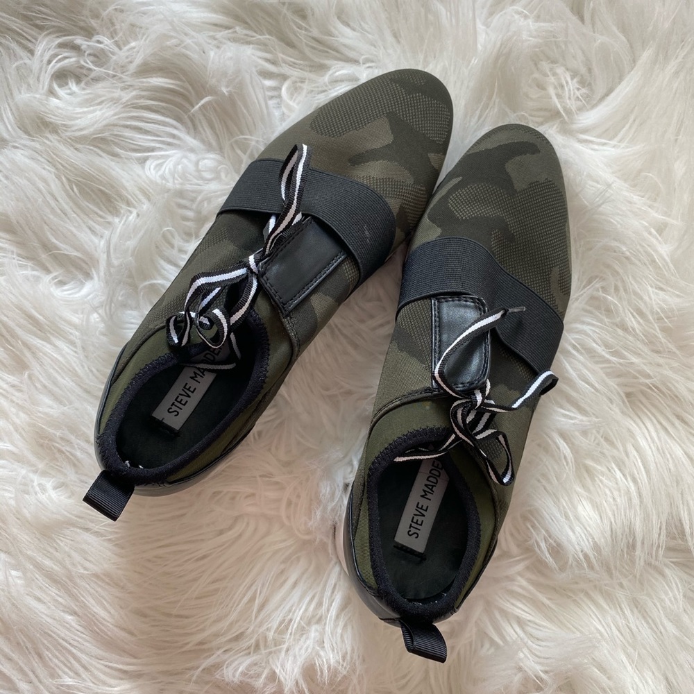 Beautiful basically brand new Steve Madden sneaks!